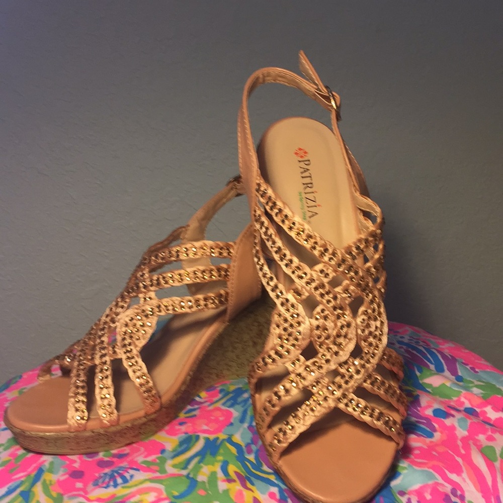 Gold wedge